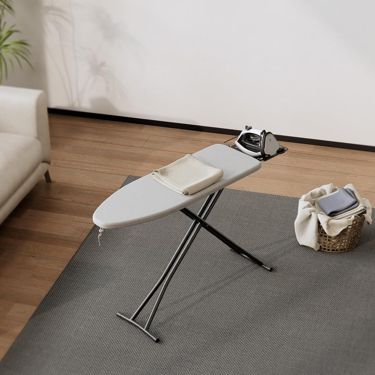 ANDWINT アイロン台 スタンド式 折りたたみ 卓上 高さ調整可能 7段階高さ調節機能 軽量 軽くて丈夫 コンパクトな調節可能な脚と一体型耐熱スチームアイロンレスト付き 熱効率で省エネ 超吸収性 幅120×奥行33×高さ84cm グレー